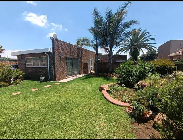 4 BEDROOM HOUSE FOR SALE IN SUNWARD PARK